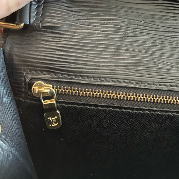 Louis Vuitton Sellier Dragonne Clutch - Picture 4 of 11